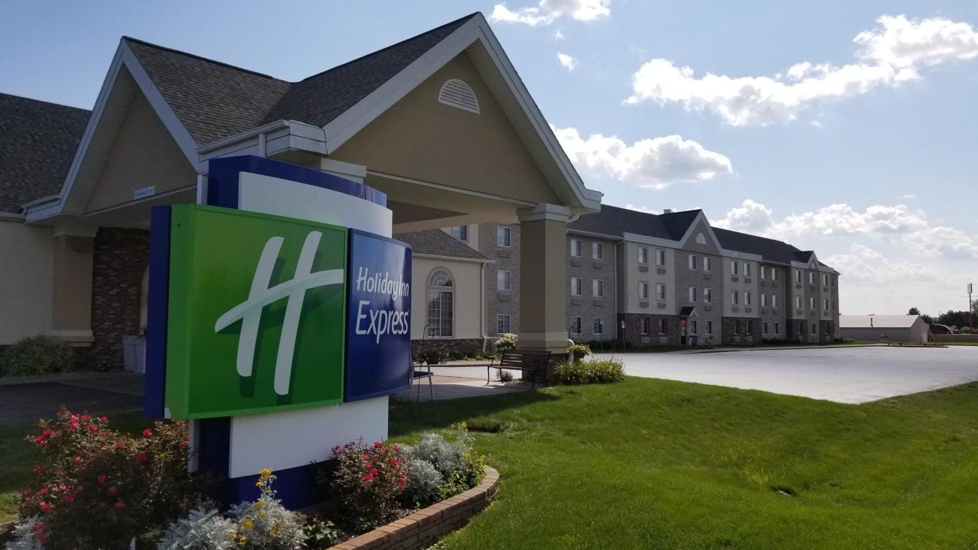 Holiday Inn Express Birch Run-Frankenmuth Area By Ihg Ngoại thất bức ảnh