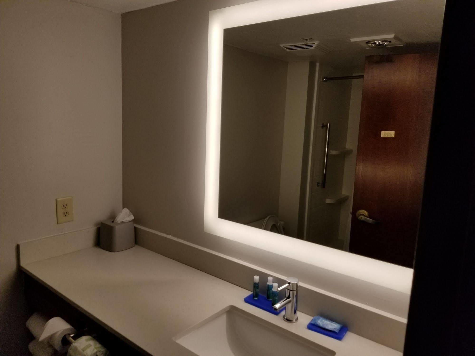 Holiday Inn Express Birch Run-Frankenmuth Area By Ihg Ngoại thất bức ảnh