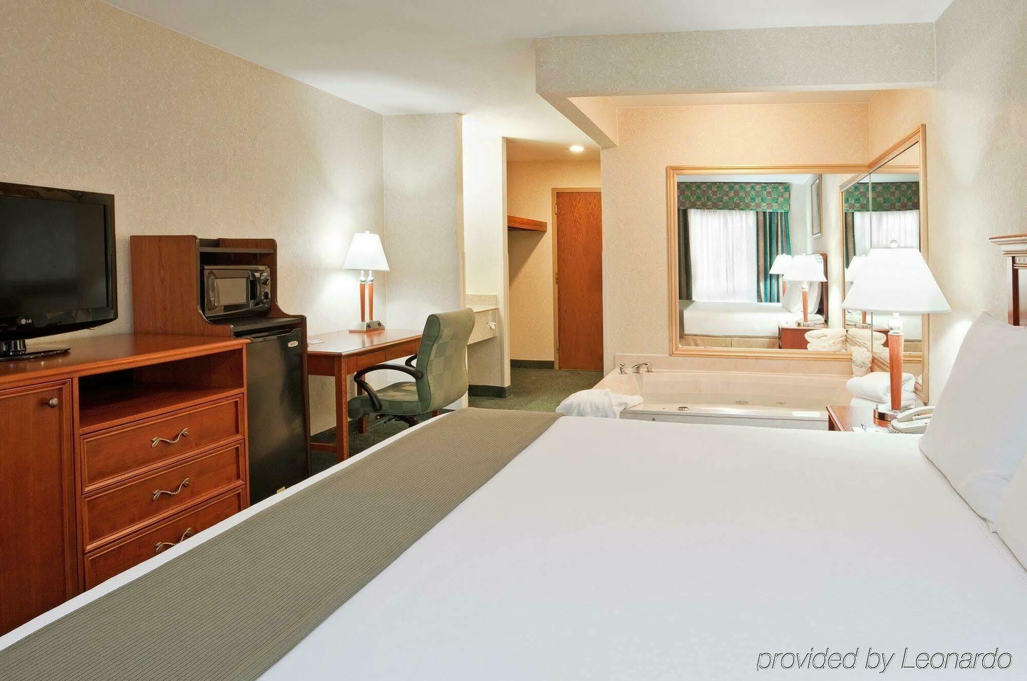 Holiday Inn Express Birch Run-Frankenmuth Area By Ihg Ngoại thất bức ảnh